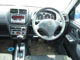 2002 Suzuki Chevrolet Cruze Photos