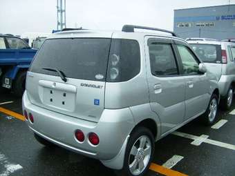 2003 Suzuki Chevrolet Cruze Photos