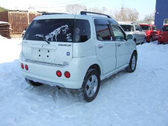2003 Suzuki Chevrolet Cruze Photos