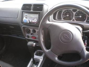 2003 Suzuki Chevrolet Cruze Photos