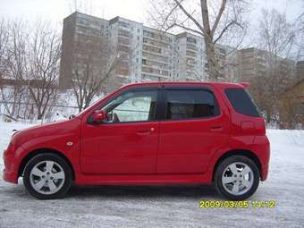 2004 Suzuki Chevrolet Cruze Pictures