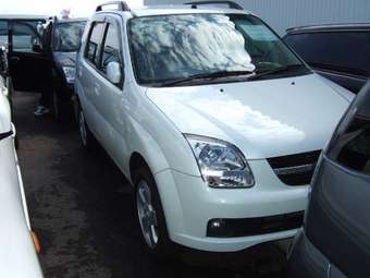 2004 Suzuki Chevrolet Cruze Photos