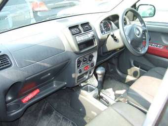 2004 Suzuki Chevrolet Cruze Photos