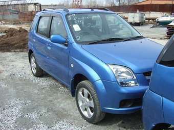2004 Suzuki Chevrolet Cruze Photos