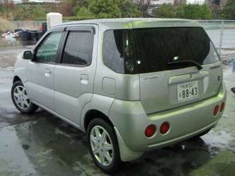 2004 Suzuki Chevrolet Cruze Photos