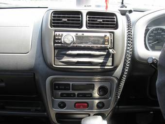 2004 Suzuki Chevrolet Cruze Photos