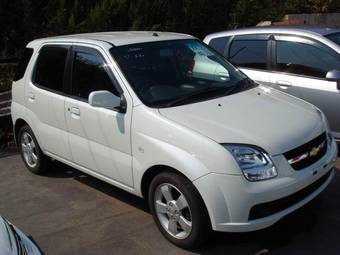 2004 Suzuki Chevrolet Cruze Photos