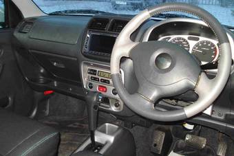2004 Suzuki Chevrolet Cruze Pictures