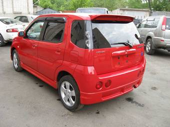 2004 Suzuki Chevrolet Cruze Photos