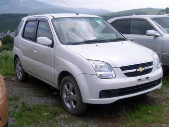 2004 Suzuki Chevrolet Cruze Photos