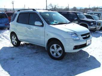 2005 Suzuki Chevrolet Cruze Photos