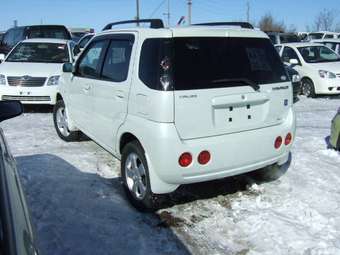 2005 Suzuki Chevrolet Cruze Photos