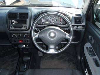 2005 Suzuki Chevrolet Cruze Photos