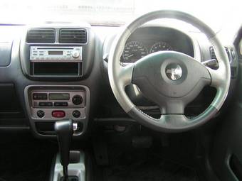 2005 Suzuki Chevrolet Cruze Photos