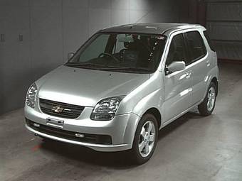 2005 Suzuki Chevrolet Cruze Photos