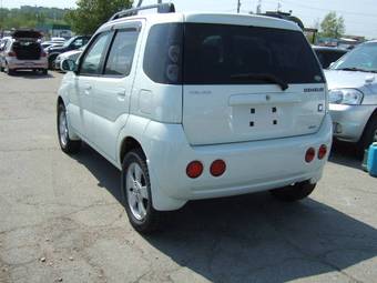 2005 Suzuki Chevrolet Cruze Photos