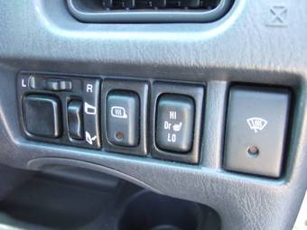 2005 Suzuki Chevrolet Cruze Photos