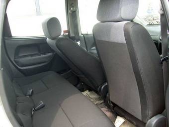 2005 Suzuki Chevrolet Cruze Photos