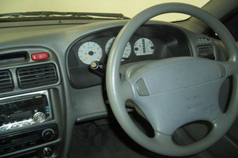 1999 Suzuki Cultus Pictures