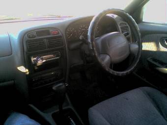 2000 Suzuki Cultus Pictures