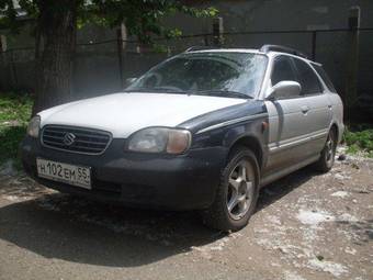 2000 Suzuki Cultus Photos