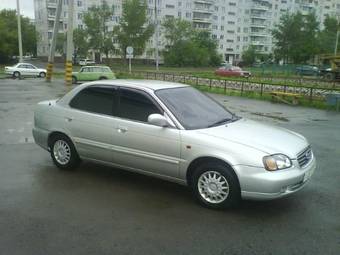 2001 Suzuki Cultus Photos