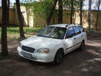 1999 Suzuki Cultus Wagon Photos