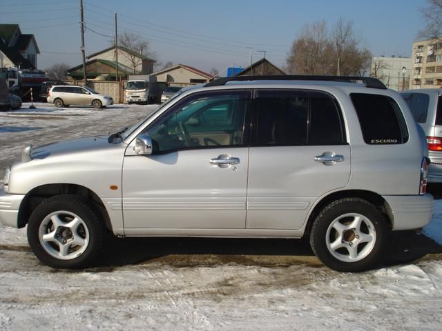 1998 Suzuki Escudo