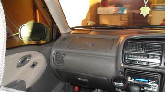 1999 Suzuki Escudo Photos