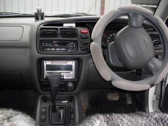 1999 Suzuki Escudo Photos