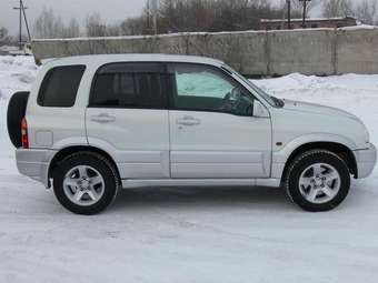 2000 Suzuki Escudo Photos