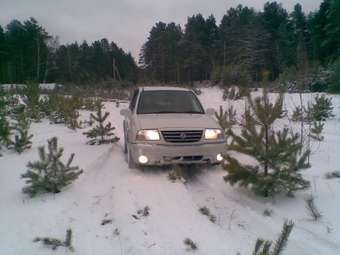 2000 Suzuki Escudo Images