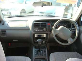 2000 Suzuki Escudo Photos