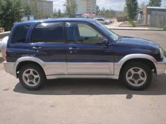 2000 Suzuki Escudo Photos