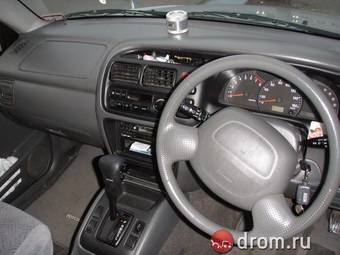 2000 Suzuki Escudo Photos