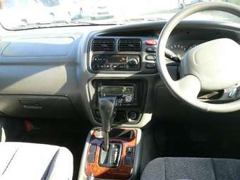 2001 Suzuki Escudo Pictures