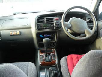 2001 Suzuki Escudo Photos