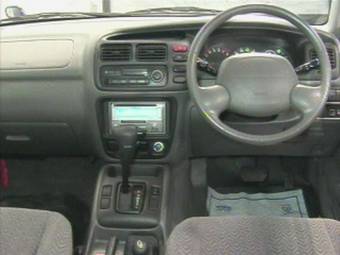 2001 Suzuki Escudo Photos