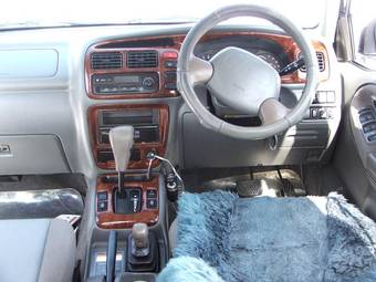 2002 Suzuki Escudo Photos