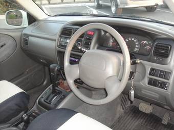 2002 Suzuki Escudo Pictures