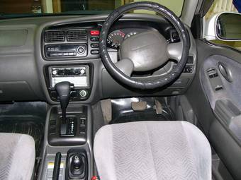 2002 Suzuki Escudo Photos