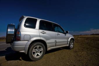 2003 Suzuki Escudo Pictures