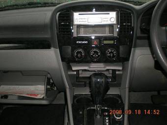 2004 Suzuki Escudo Pictures