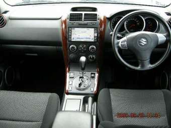 2005 Suzuki Escudo Photos