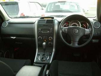 2005 Suzuki Escudo Photos