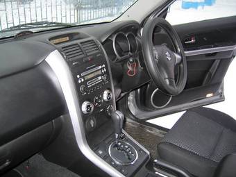 2005 Suzuki Escudo Photos