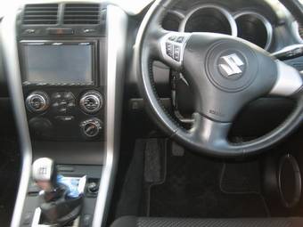 2005 Suzuki Escudo Photos