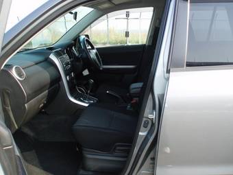 2005 Suzuki Escudo Photos