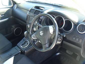 2005 Suzuki Escudo Photos