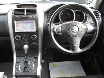 2005 Suzuki Escudo Photos
